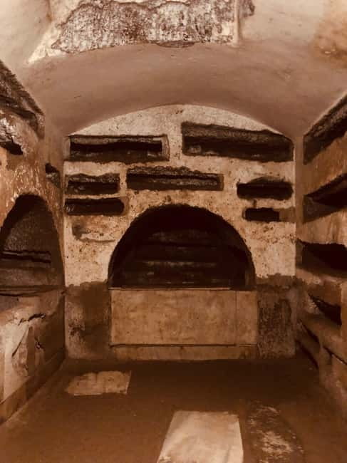 Roman Catacombs Guided Tour with Transfer - The minivan ride from central Rome