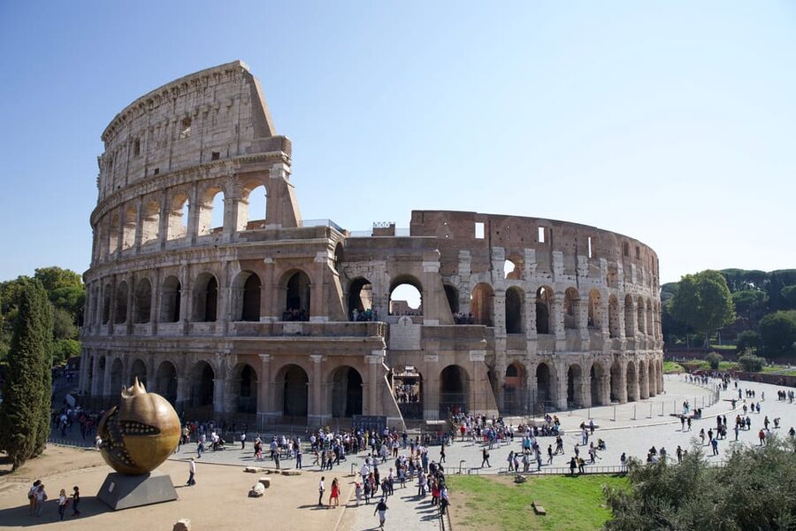Rome: 1-Hour Fast Colosseum Tour - Gladiators, emperors, and the Roman crowd