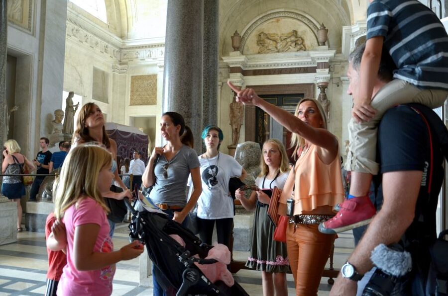 Rome: 2.5-Hour Family Vatican Highlight Scavenger Hunt - Key points at a glance