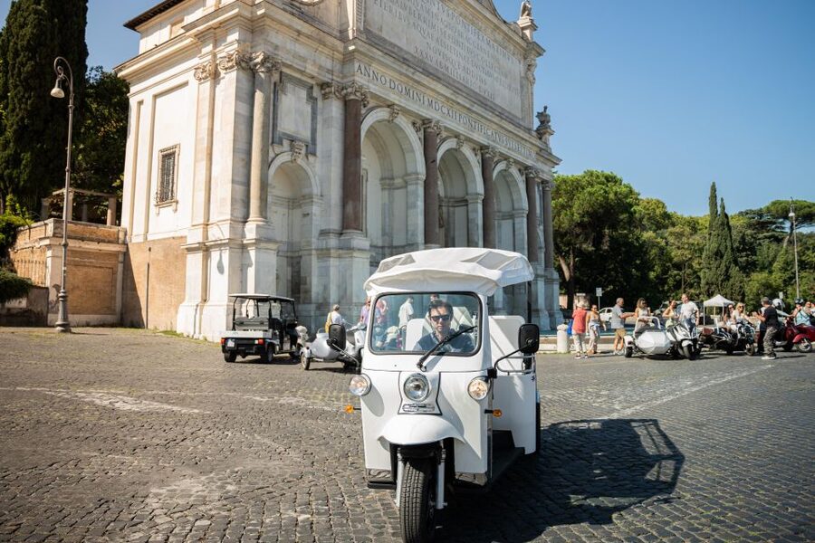 Rome: 2-Hour Vip Tuk-tuk tour with Hotel Pickup and Prosecco - Why a tuk-tuk works well for two hours