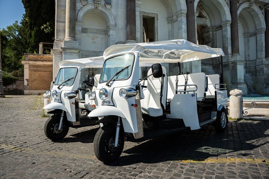 Rome: 2-Hour Vip Tuk-tuk tour with Hotel Pickup and Prosecco - Colosseum views without an entry ticket