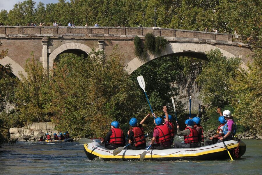Rome: 2-Hours Rafting Experience on the Tiber River - The first calm stretch toward Castel Sant’Angelo