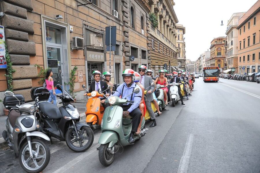 Rome 24-Hour Vespa Primavera Rental - Piazza Venezia and the central city