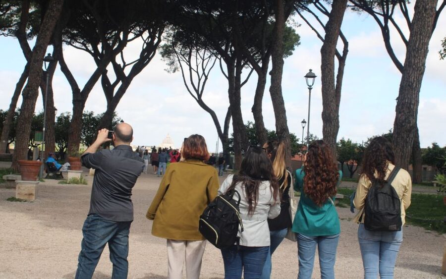 Rome: 3-Hour Panoramic Luxury Golf Cart Tour - Piazza Navona and the stories between sights