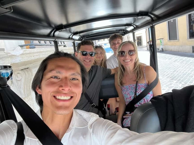 Rome: 4 hours Deluxe Golf cart Personalised Sightseeing tour - Piazza Venezia and the city’s grand scale