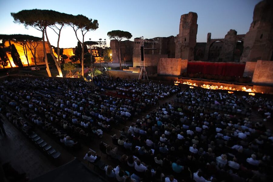 Rome: A Night at the Opera - Baths of Caracalla - Drinks, dress, and the evening mood
