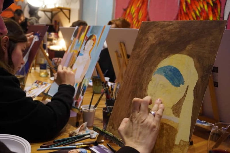 Rome: Afternoon Paint and Sip Experience in Piazza Navona - Why the instructors matter