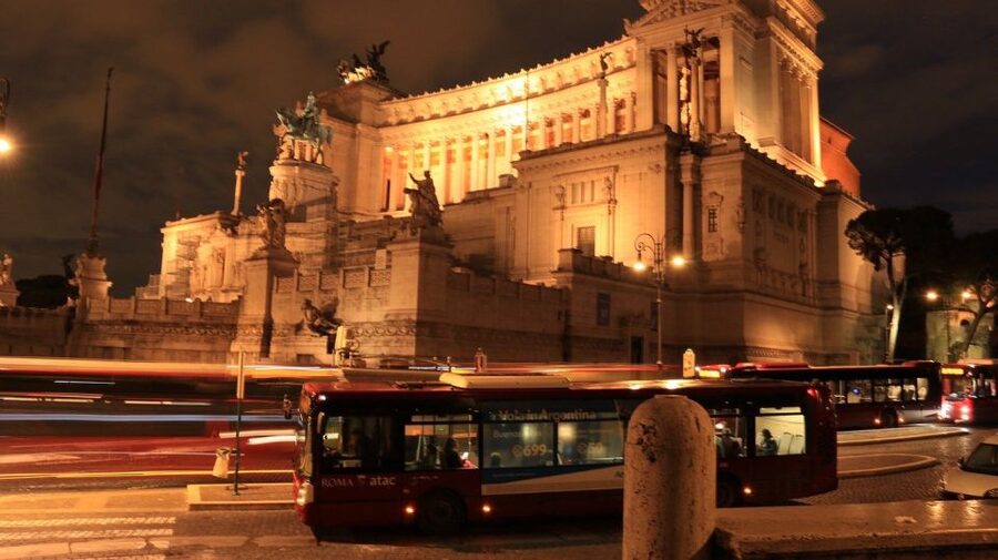 Rome: Ancient Rome Nighttime Sightseeing Tour - Palazzo Venezia and the modern center