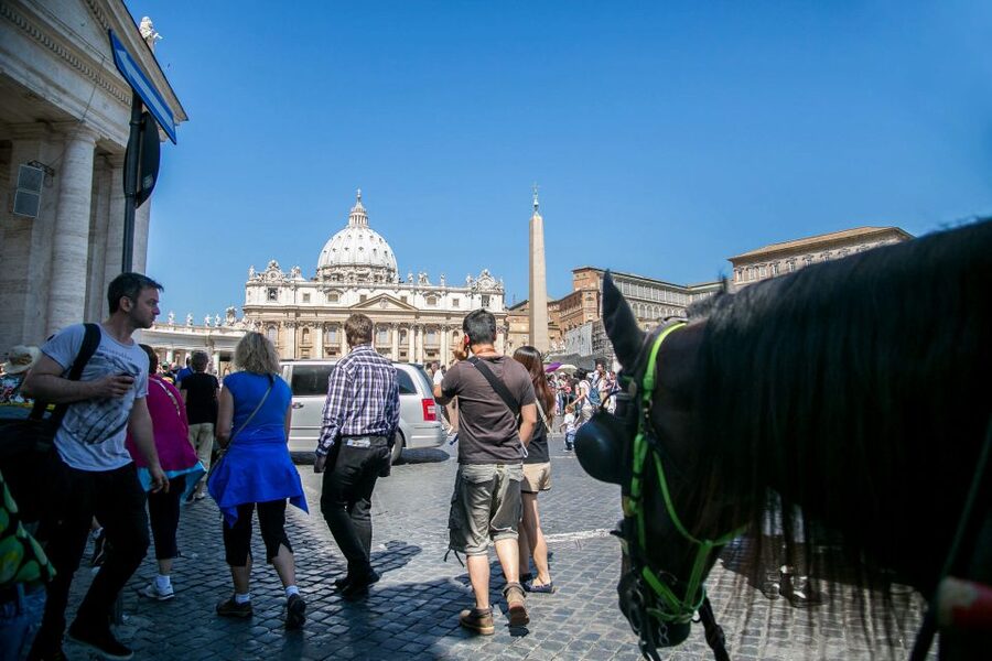 Rome: Angels and Demons Guided Tour - Entering the Church of Illumination