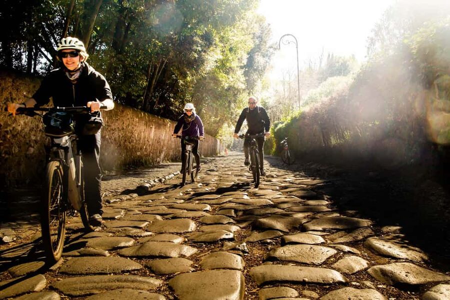 Rome: Appian Way Aqueducts Bike Tour (UPG Catacombs & Lunch) - St. Callixtus Catacombs: choose the longer version