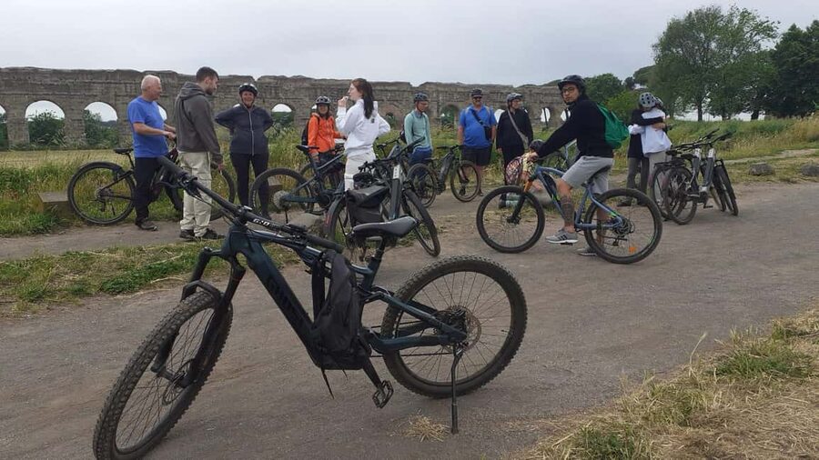 Rome: Appian Way E-Bike Tour Catacombs, Aqueducts & Picnic - Group size, guides, and languages