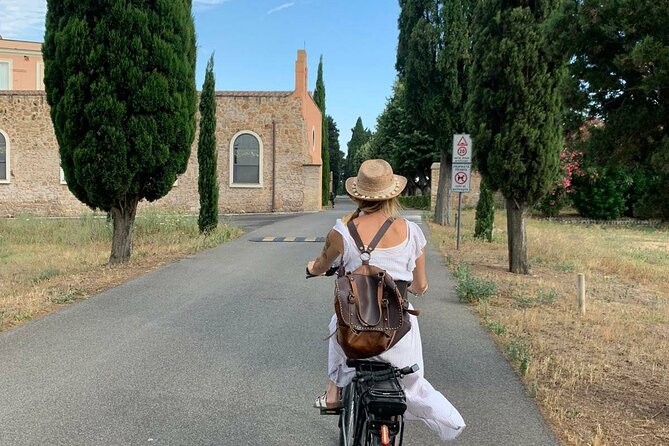 Rome:Appian Way E-bike Tour, Catacombs, Aqueducts & Transfer - Riding the Appian Way on a mountain e-bike