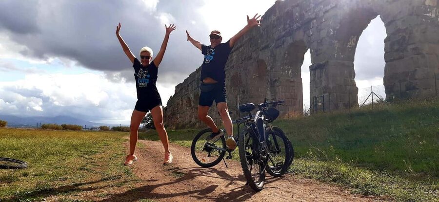 Rome:Appian Way E-bike Tour, Catacombs, Aqueducts & Transfer - The return ride and what the four and a half hours include