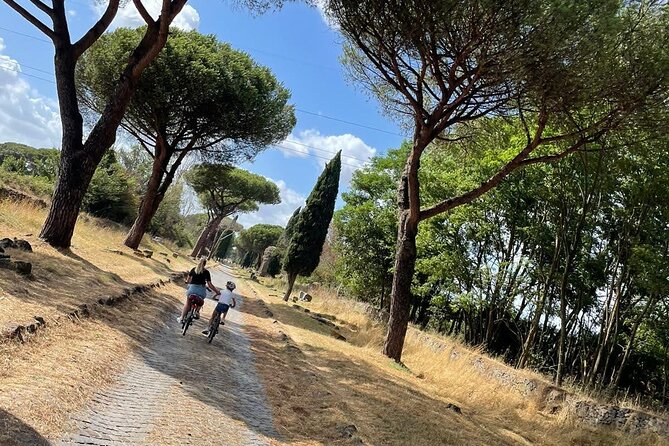 Rome:Appian Way E-bike Tour, Catacombs, Aqueducts & Transfer - Meeting at Circus Maximus and leaving the city