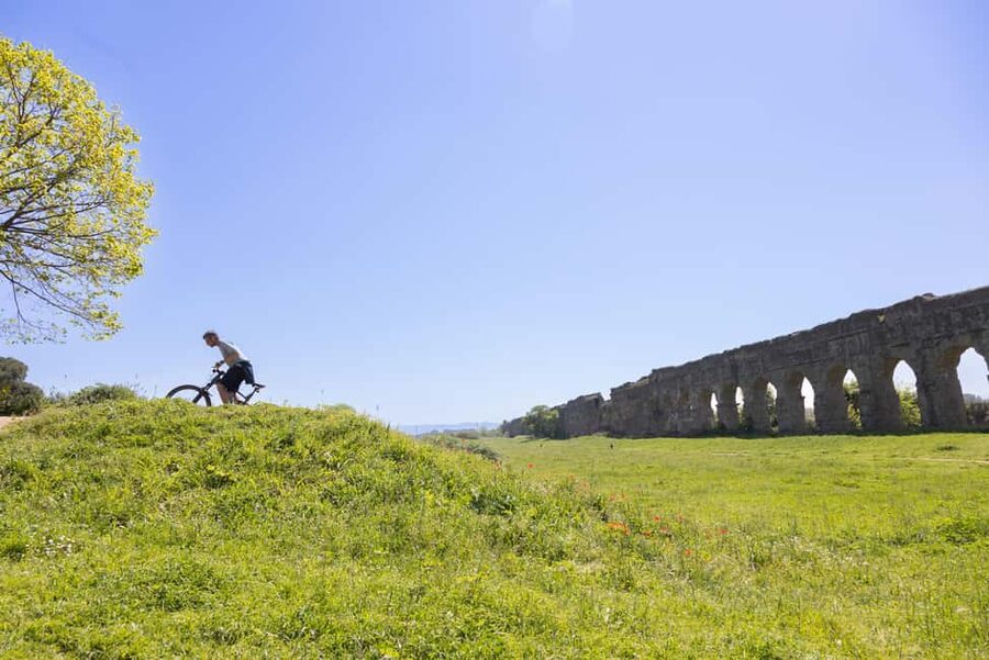 Rome:Appian Way E-bike Tour with Catacombs, Aqueducts & Food - Starting out on a CUBE electric mountain bike