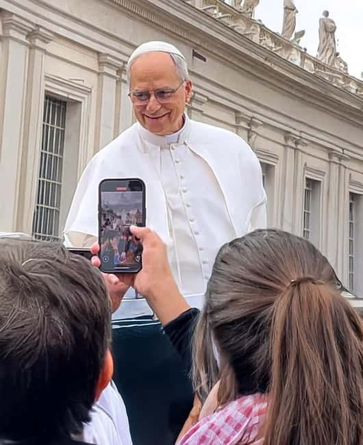 Rome: Audience Pope Leo XIV with guided tour - The walk toward St. Peter’s Square
