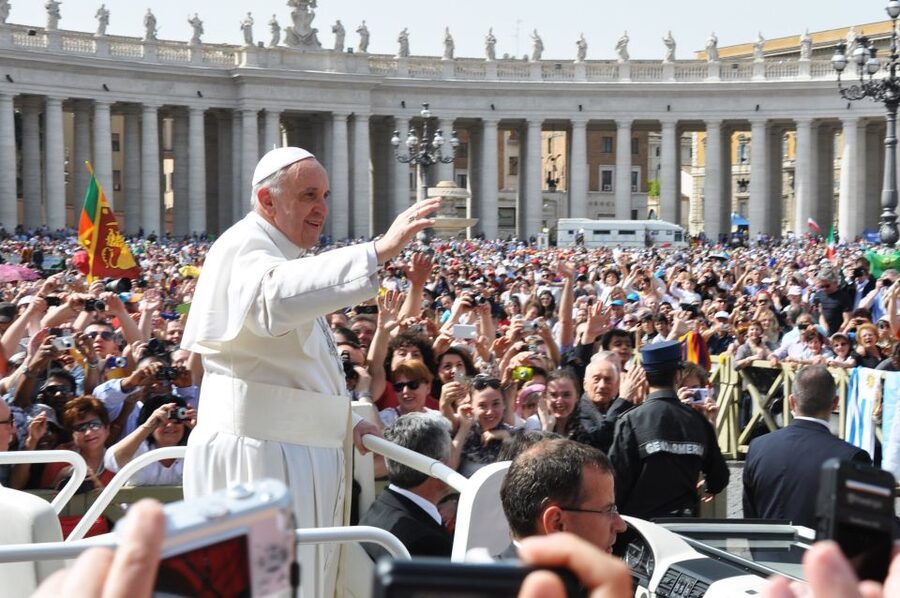 Rome: Audience Pope Leo XIV with guided tour - Security, queues, and finding a place to sit