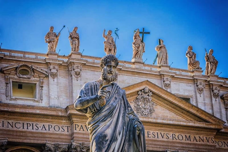 Rome: Audience Pope Leo XIV with guided tour - How much help does the guide provide?