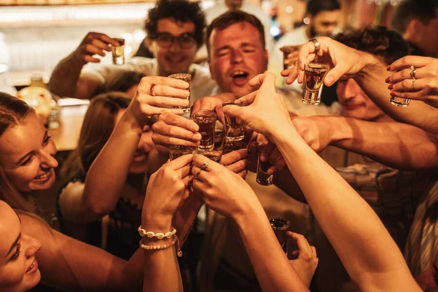 Rome: Bar Crawl with Guide and Drinks Included - Key points to know before booking