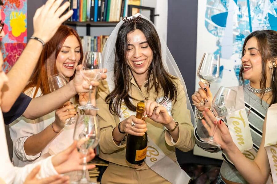 Rome: Bar Crawl with Local Guide & Drinks - Who should book this Rome bar crawl?