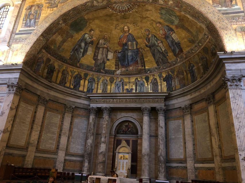 Rome: Basilica of St John Lateran & Holy Steps 1-Hour Tour - Looking closely at art and symbolism