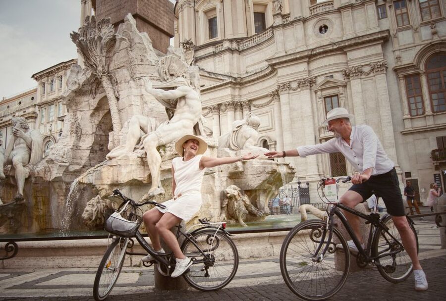 Rome: Bike Rental 4-hours - Pedaling toward the Colosseum and Roman Forum