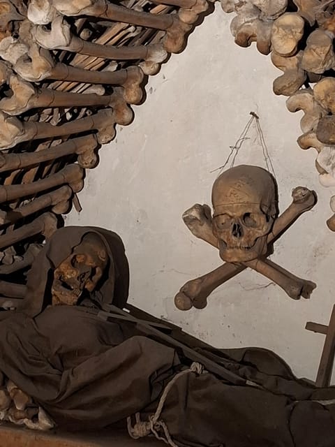 Rome: Bone Crypts Express - Tour in ENGLISH with tickets - Meeting at Piazza Barberini and walking to the museum