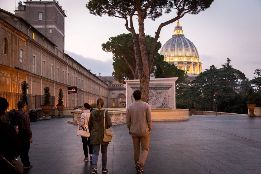 Rome: Breakfast & Tour of Vatican Museums & Sistine Chapel - What to wear and bring