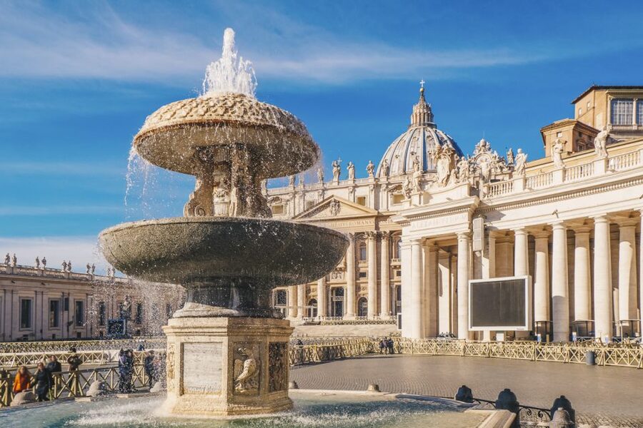 Rome: Breakfast & Tour of Vatican Museums & Sistine Chapel - Breakfast in the Courtyard of the Pigna