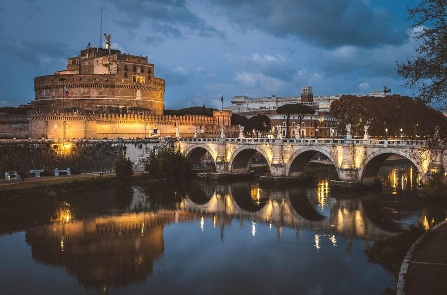 Rome by night in Mercedes Van 2 hour - Key points to know before booking