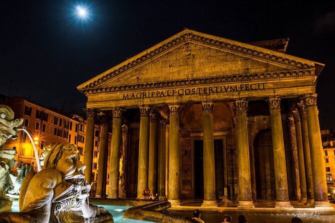 Rome by Night Walking Tour - The Pantheon and its open dome