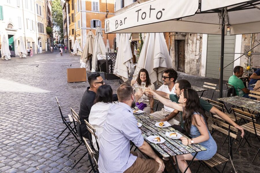 Rome: Campo de Fiori, Jewish Ghetto and Trastevere Food Tour - A real meal at Spirito di Divino