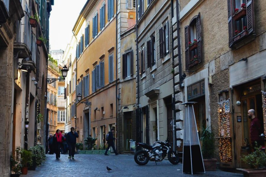 Rome: Campo De' Fiori Market & Trevi 4-Hour Food & Wine Tour - Who should book this tour