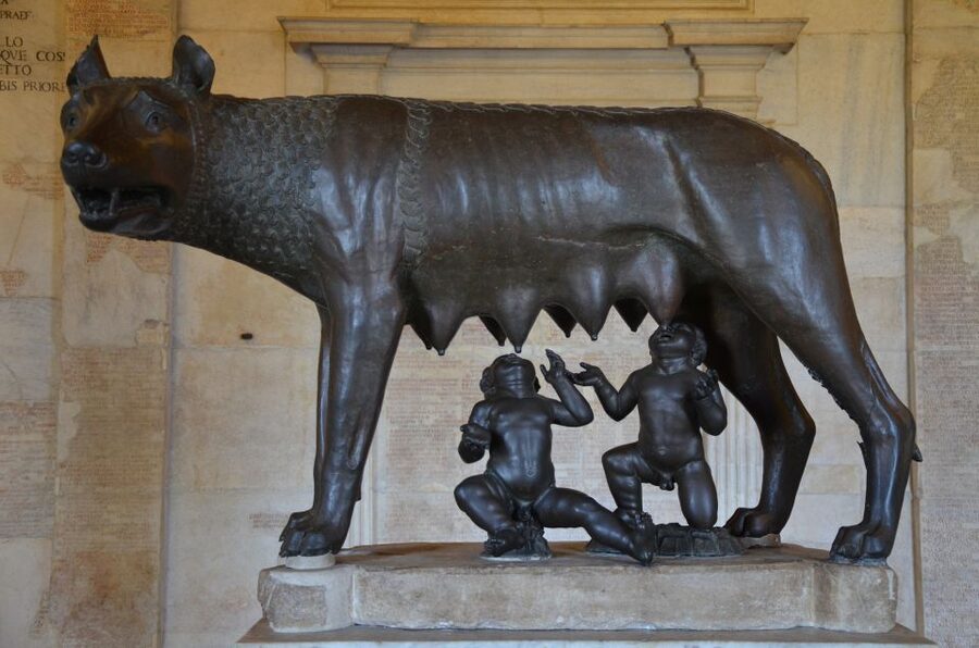Rome: Capitoline Museums Private Guided Tour - Through the Tabularium to the Roman Forum view