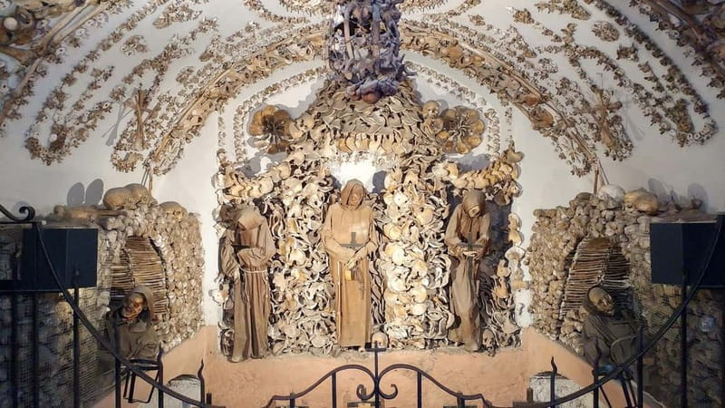 Rome: Capuchin Crypt & Museum Tour with Choral Concert - Choosing the audio tour or the art historian