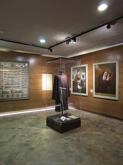 Rome: Capuchin Crypts Skip-the-Line Ticket and Tour - The Crypt of the Skulls and the hourglass