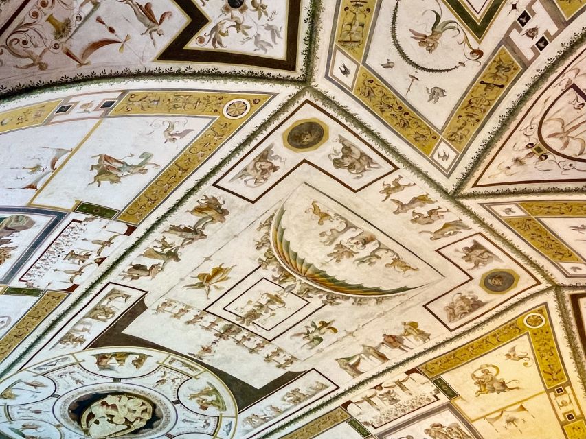 Rome: Castel Sant'Angelo and Hadrian's Tomb Guided VIP Tour - Meeting your guide beside the Tiber