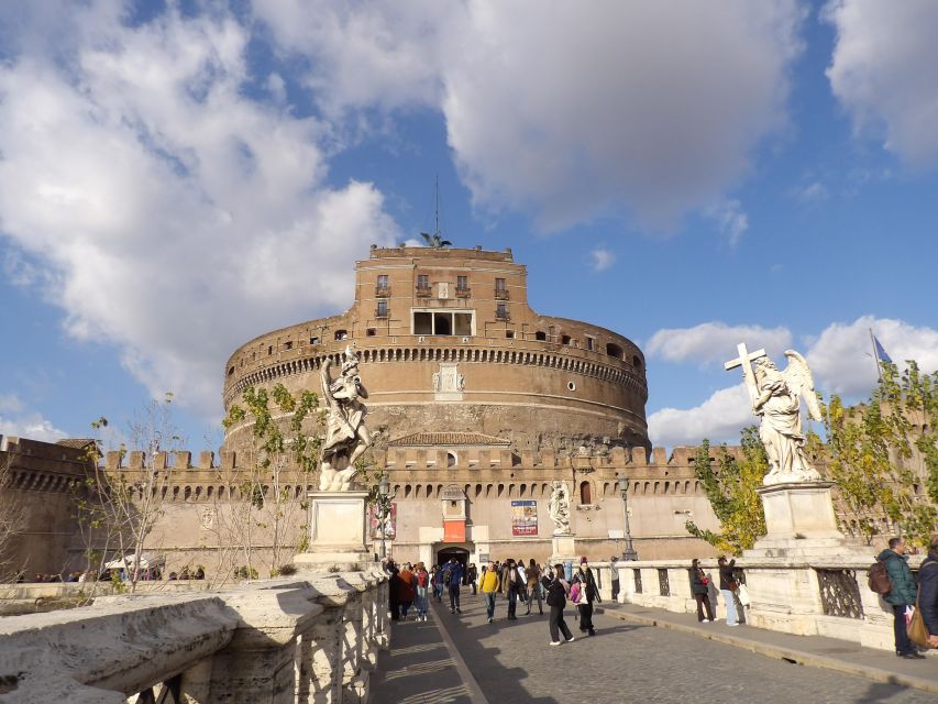Rome: Castel Sant’Angelo Entrance Ticket - Corridors, chambers, and the castle’s defensive purpose