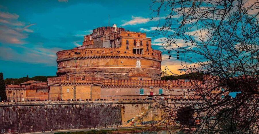 Rome: Castel Sant'Angelo Reserved Entry - Meeting the RVG host at Lungotevere Castello