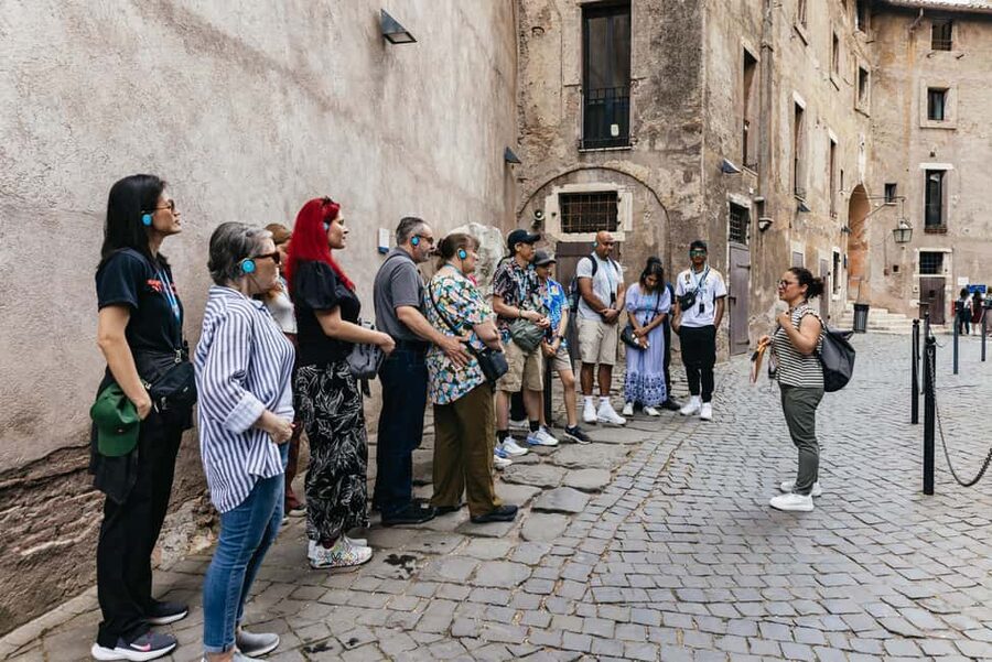 Rome: Castel Sant'Angelo Skip-the-Line Guided Tour - The Olearie and the castle’s less familiar rooms
