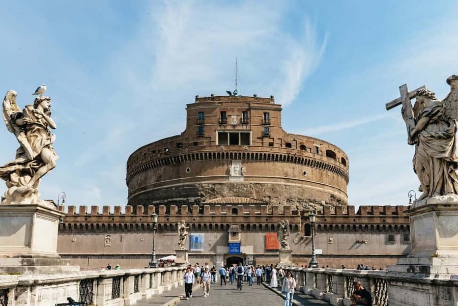 Rome: Castel Sant'Angelo Skip-the-Line Guided Tour - Meeting the guide at Lungotevere Castello