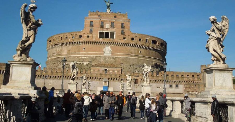Rome: Castel Sant'Angelo Skip the Line Private Tour - Why Castel Sant’Angelo makes a fine two-hour visit