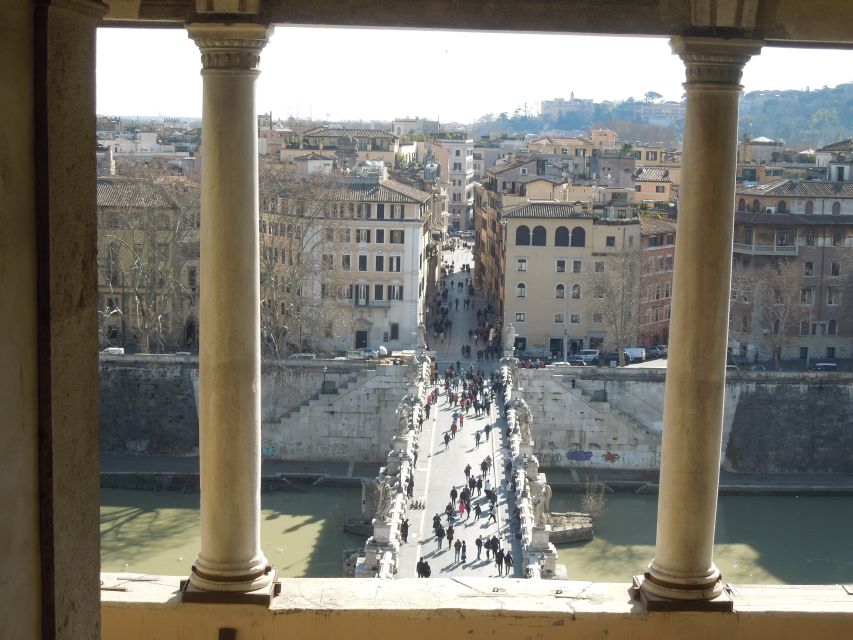 Rome: Castel Sant'Angelo Skip the Line Private Tour - Meeting your guide beside the bridge