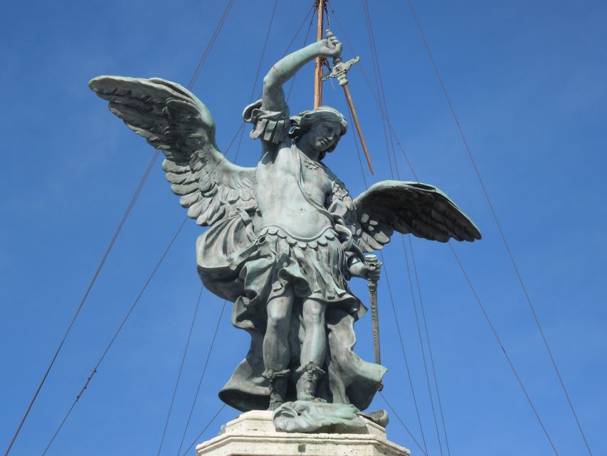 Rome: Castel Sant'Angelo Skip the Line Private Tour - Inside the tomb of Emperor Hadrian