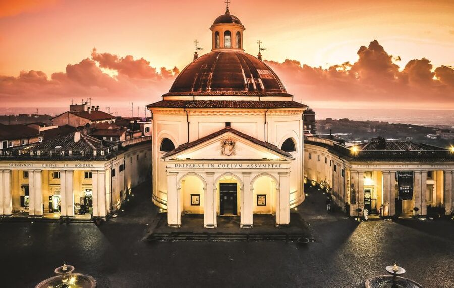 Rome: Castelli Romani Hop-on and Hop-off Tour - Guides, commentary, and the human side of the day