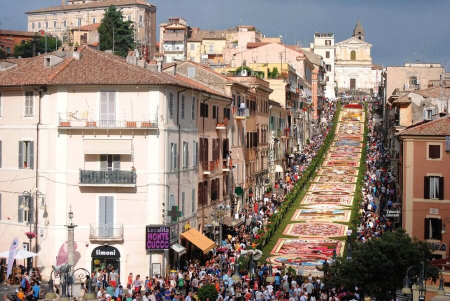 Rome: Castelli Romani Hop-on and Hop-off Tour - Food, the €20 voucher, and total cost