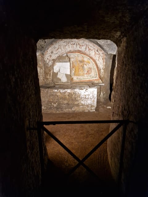 Rome: Catacombs Express ENGLISH Guided Tour - SKIP THE LINE - Frescoes of Peter, Paul, and the Last Supper