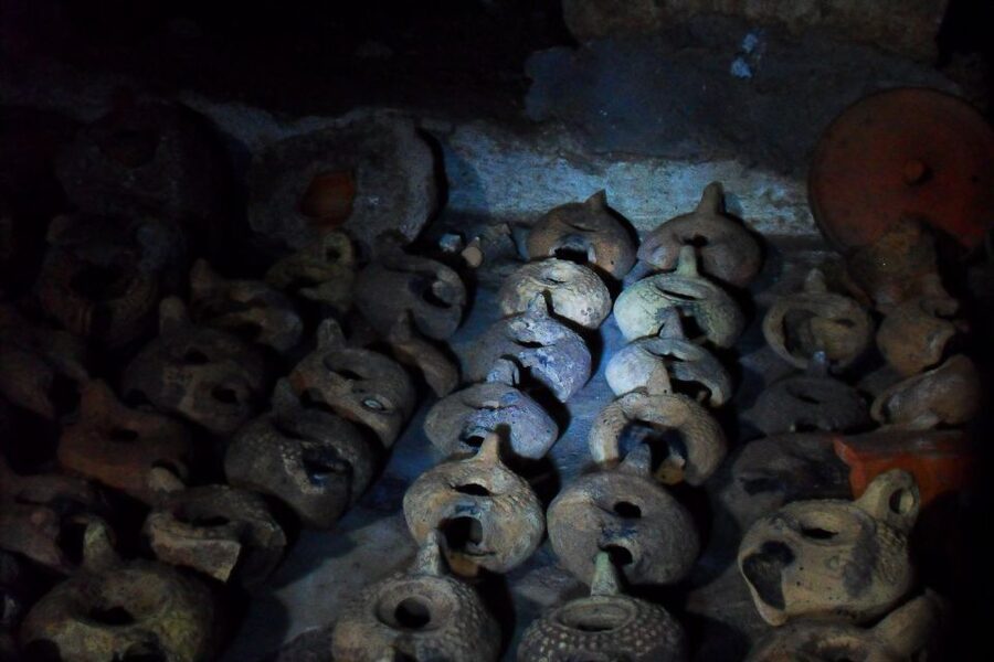 Rome: Catacombs of Domitilla Entry Ticket & Guided Tour - A short tour with a serious subject