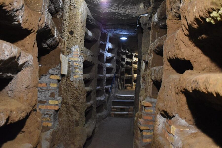 Rome: Catacombs of Priscilla Entry Ticket & Guided Tour - The frescoes and the early image of Mary