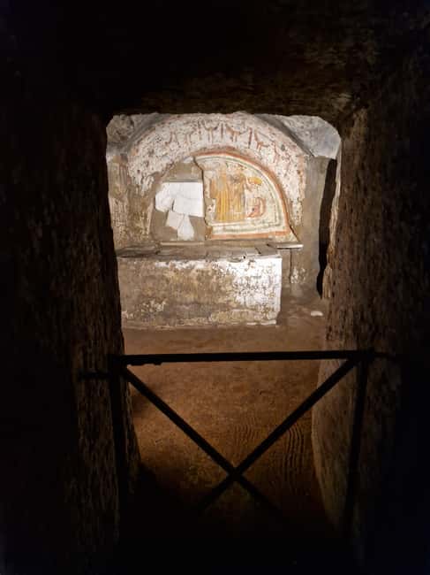 Rome: Catacombs Skip-the-Line Tour with Tickets - Early Christian Artwork Beneath the City